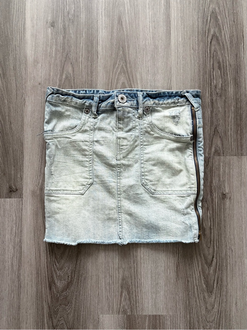 Guess Light Wash Denim Mini Skirt with Side Zip